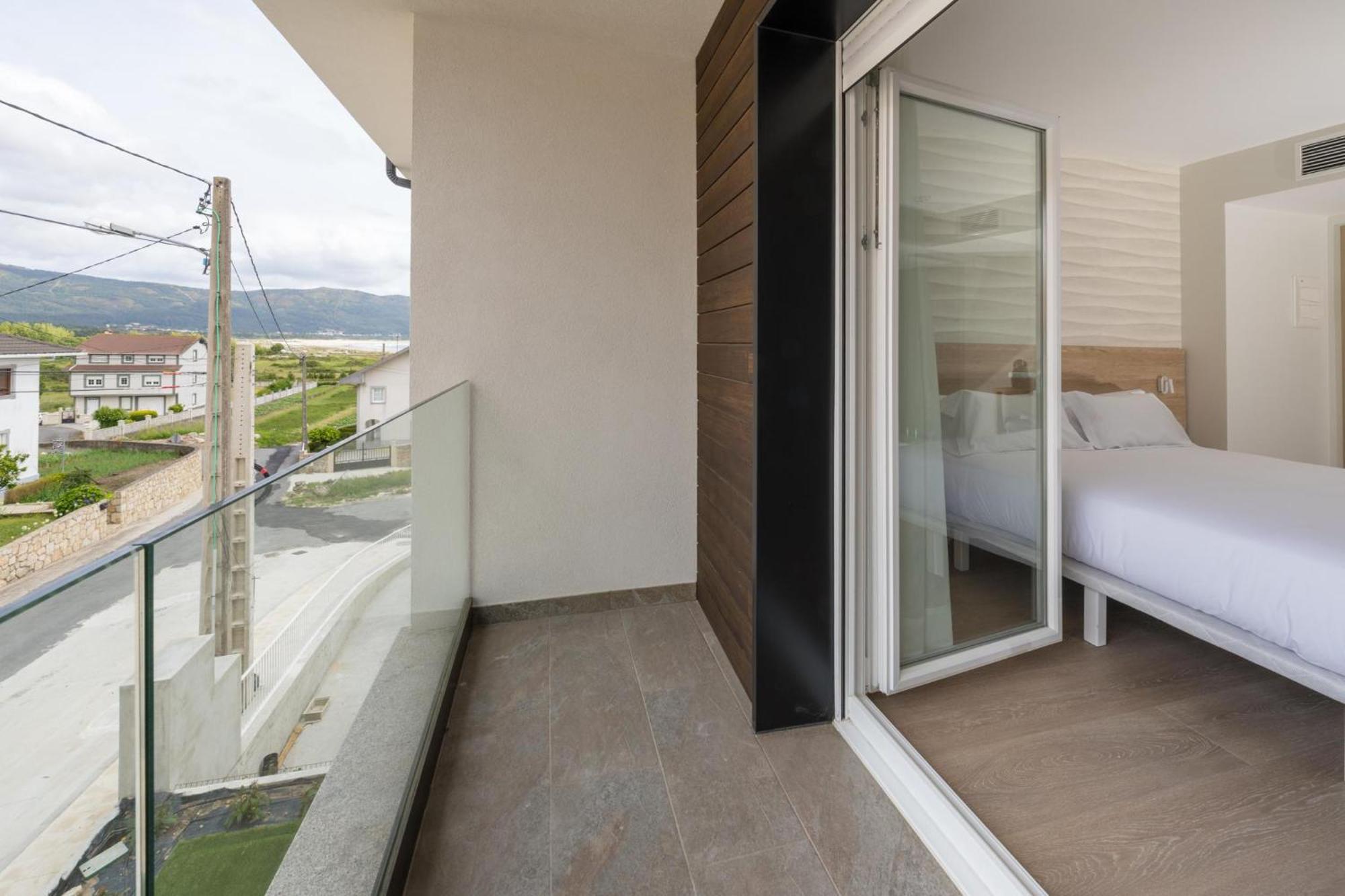 Hotel Spa Meiga Do Mar Caldebarcos Buitenkant foto